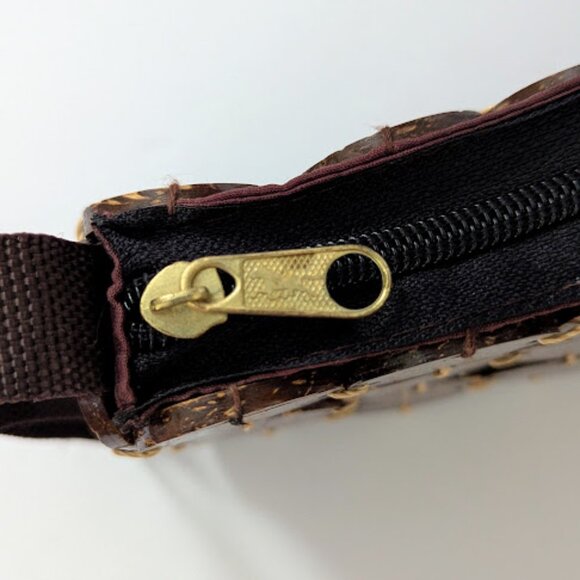 Vintage Natural Coconut Shell Zippered Clutch Wristlet with Strap - Picture 6 of 7